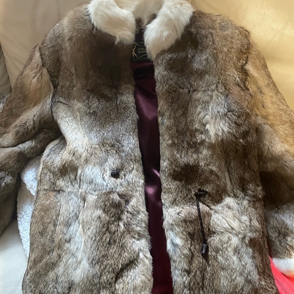 NWOT 💕 Fur coat - Picture 1 of 3